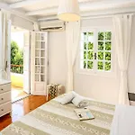 Avgusta Вилла *