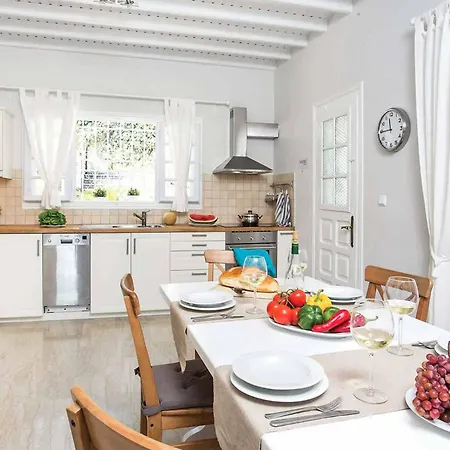 Villa Avgusta *