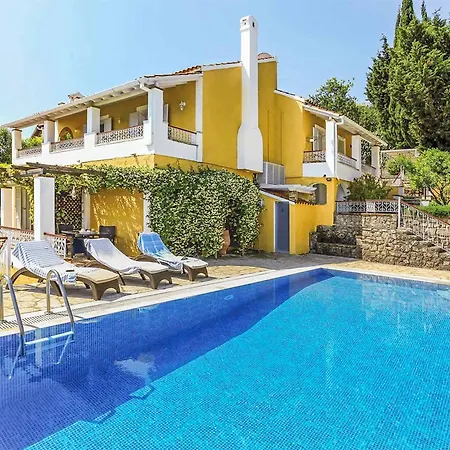 Villa Avgusta *